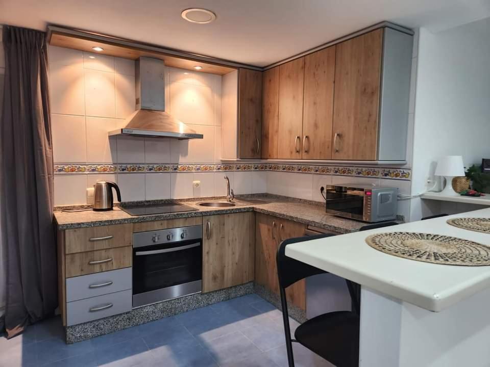 Apartment Beachfront Accommodation Estepona Buitenkant foto