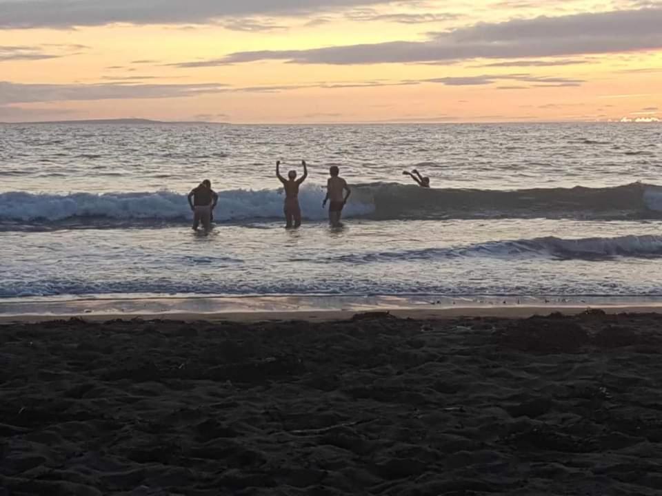 Apartment Beachfront Accommodation Estepona Buitenkant foto